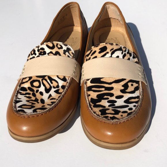 naturalizer veronica loafer